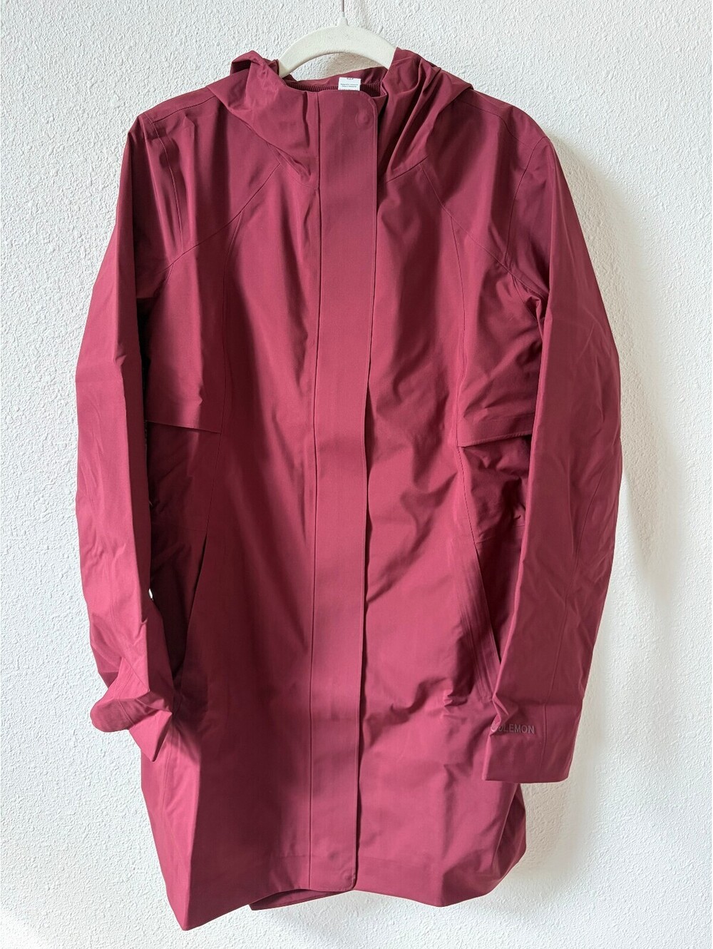Lululemon Rain Rebel Waterproof Jacket Burgundy Bay Size 8 Outdoors Travel
